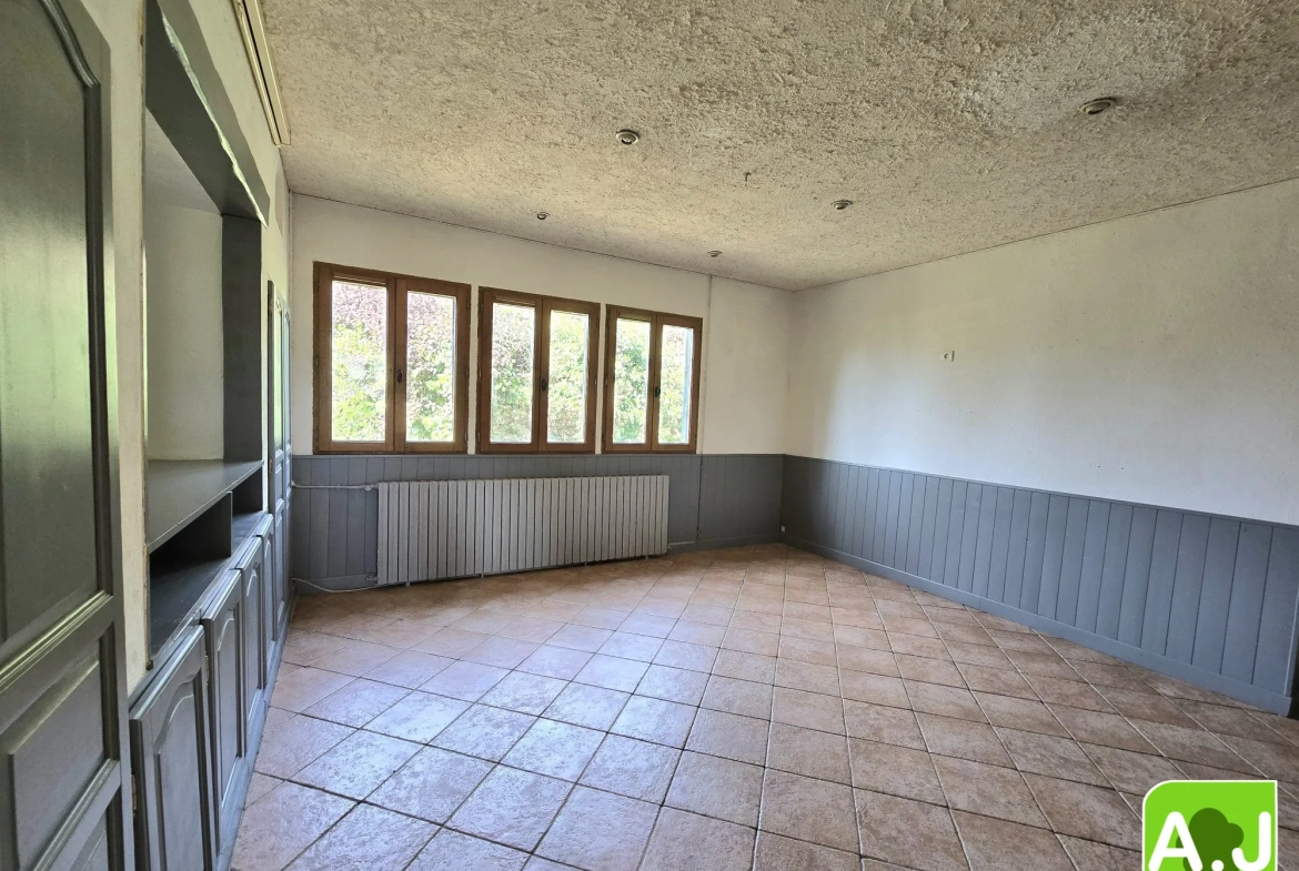 Maison de plain-pied avec dépendance à Bréval – idéalement située avec jardin clos 