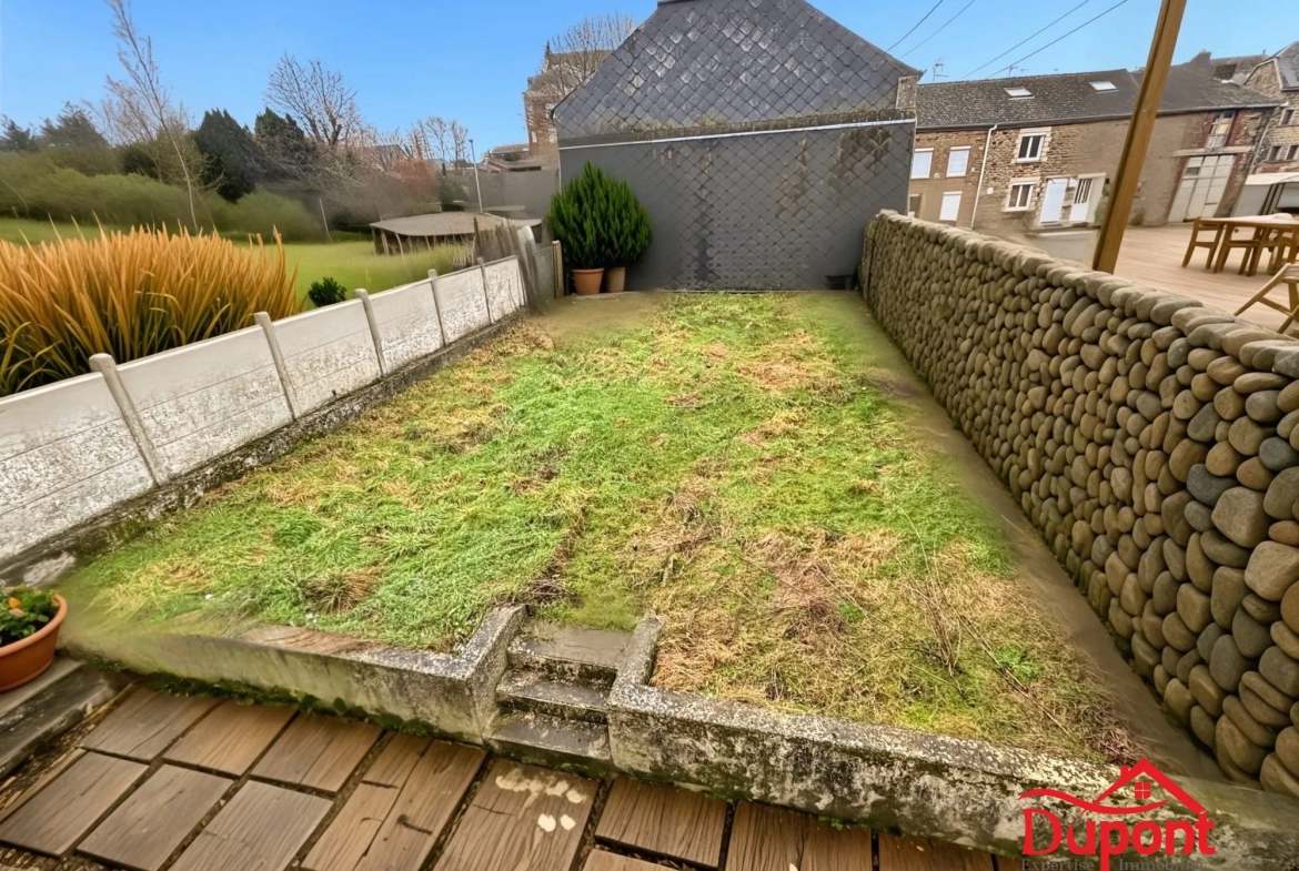 Maison à Maubert-Fontaine à rénover avec 3 chambres et terrain de 200m² 