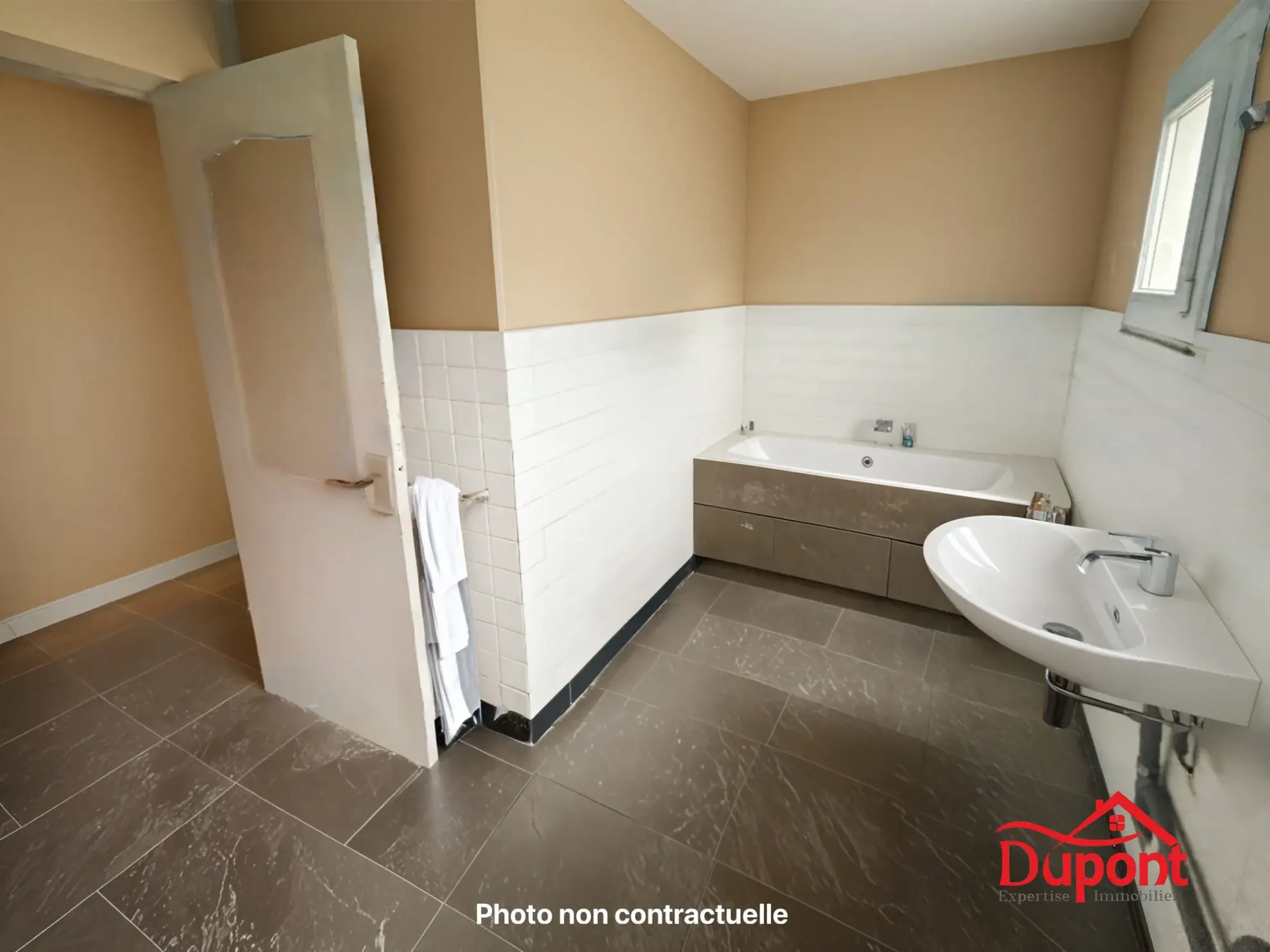 Maison à Maubert-Fontaine à rénover avec 3 chambres et terrain de 200m² 