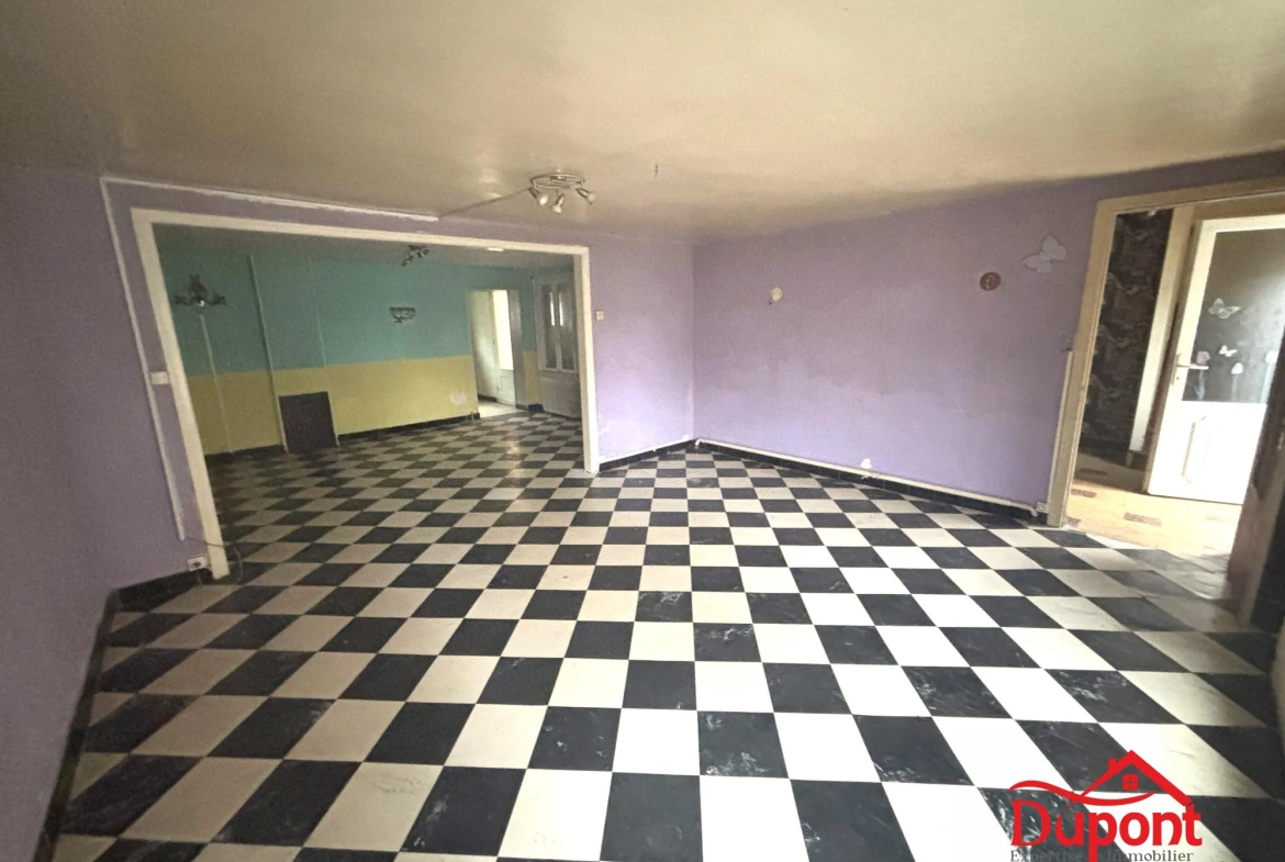 Maison à Maubert-Fontaine à rénover avec 3 chambres et terrain de 200m² 