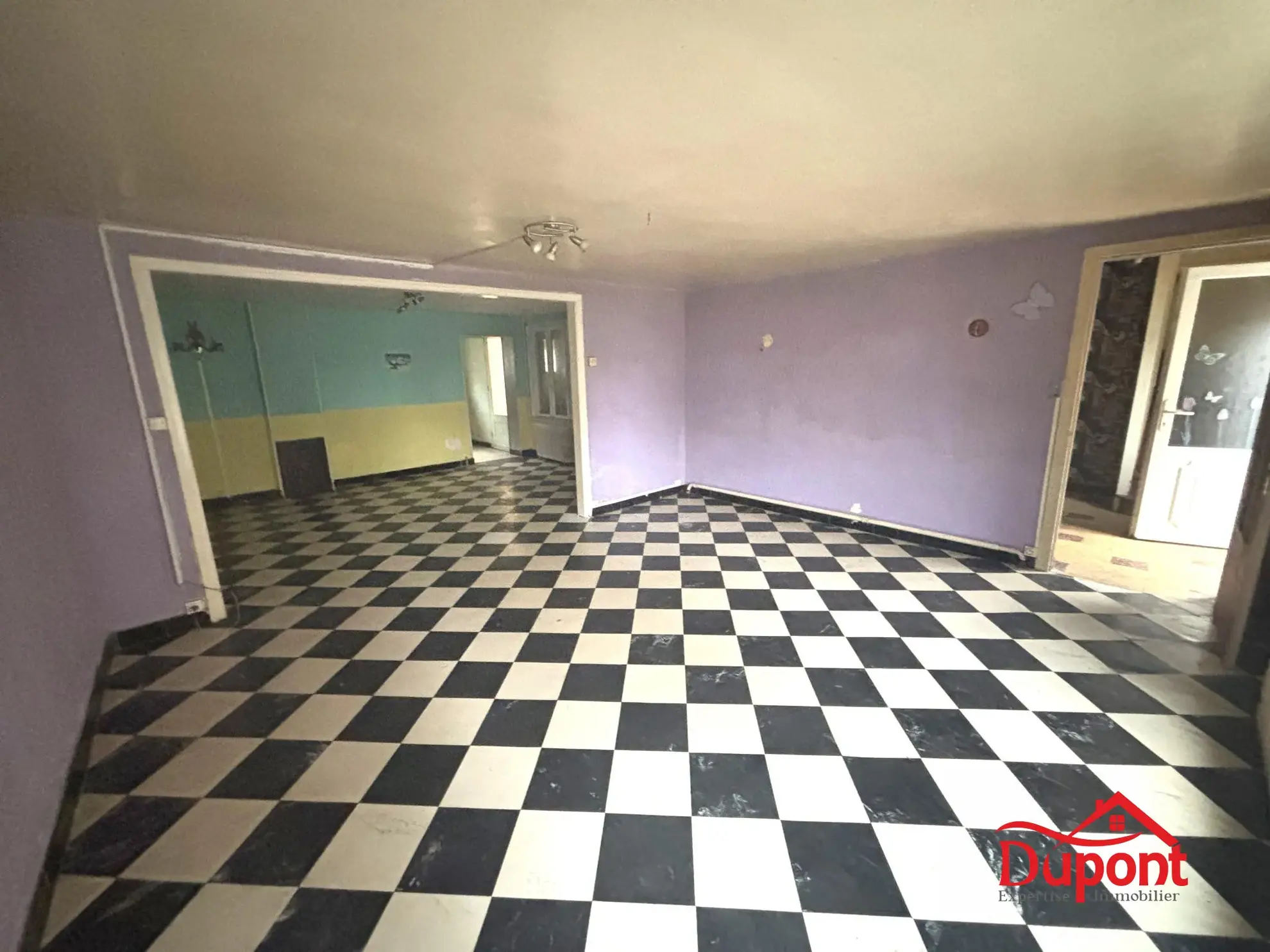 Maison à Maubert-Fontaine à rénover avec 3 chambres et terrain de 200m² 