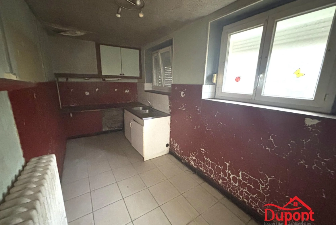 Maison à Maubert-Fontaine à rénover avec 3 chambres et terrain de 200m² 