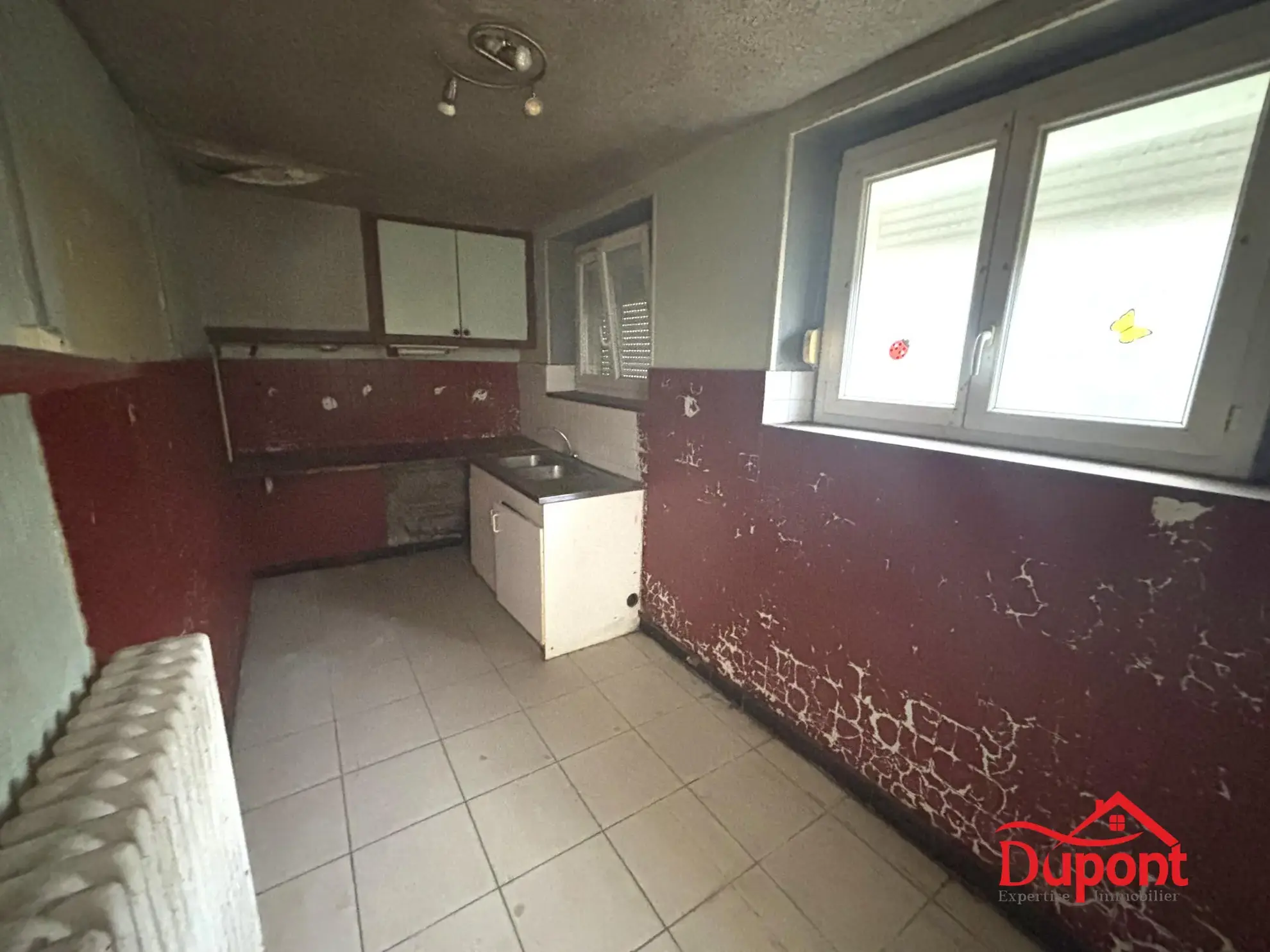 Maison à Maubert-Fontaine à rénover avec 3 chambres et terrain de 200m² 