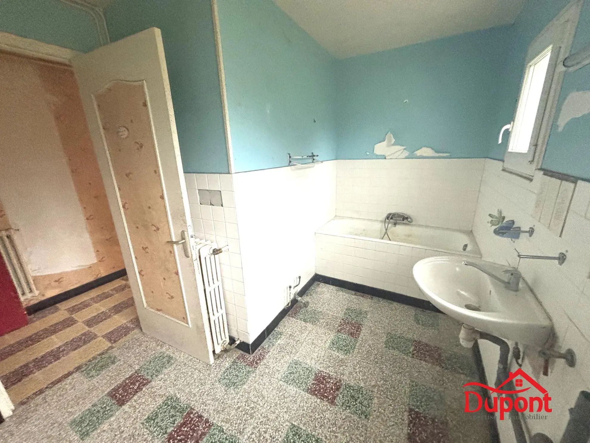Maison à Maubert-Fontaine à rénover avec 3 chambres et terrain de 200m² 