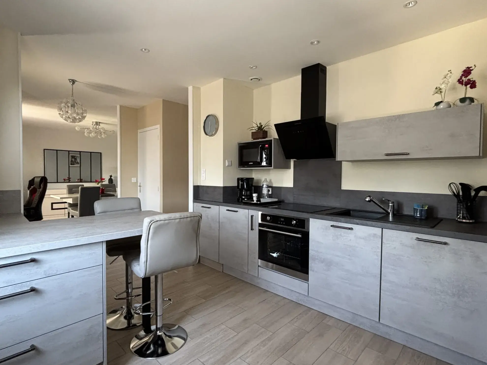 Maison rénovée de 73 m² à vendre à Lécousse, proche commodités 