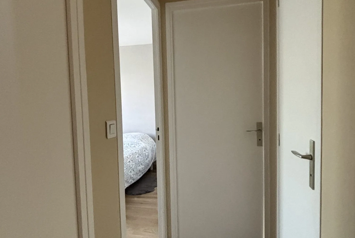 Maison rénovée de 73 m² à vendre à Lécousse, proche commodités 