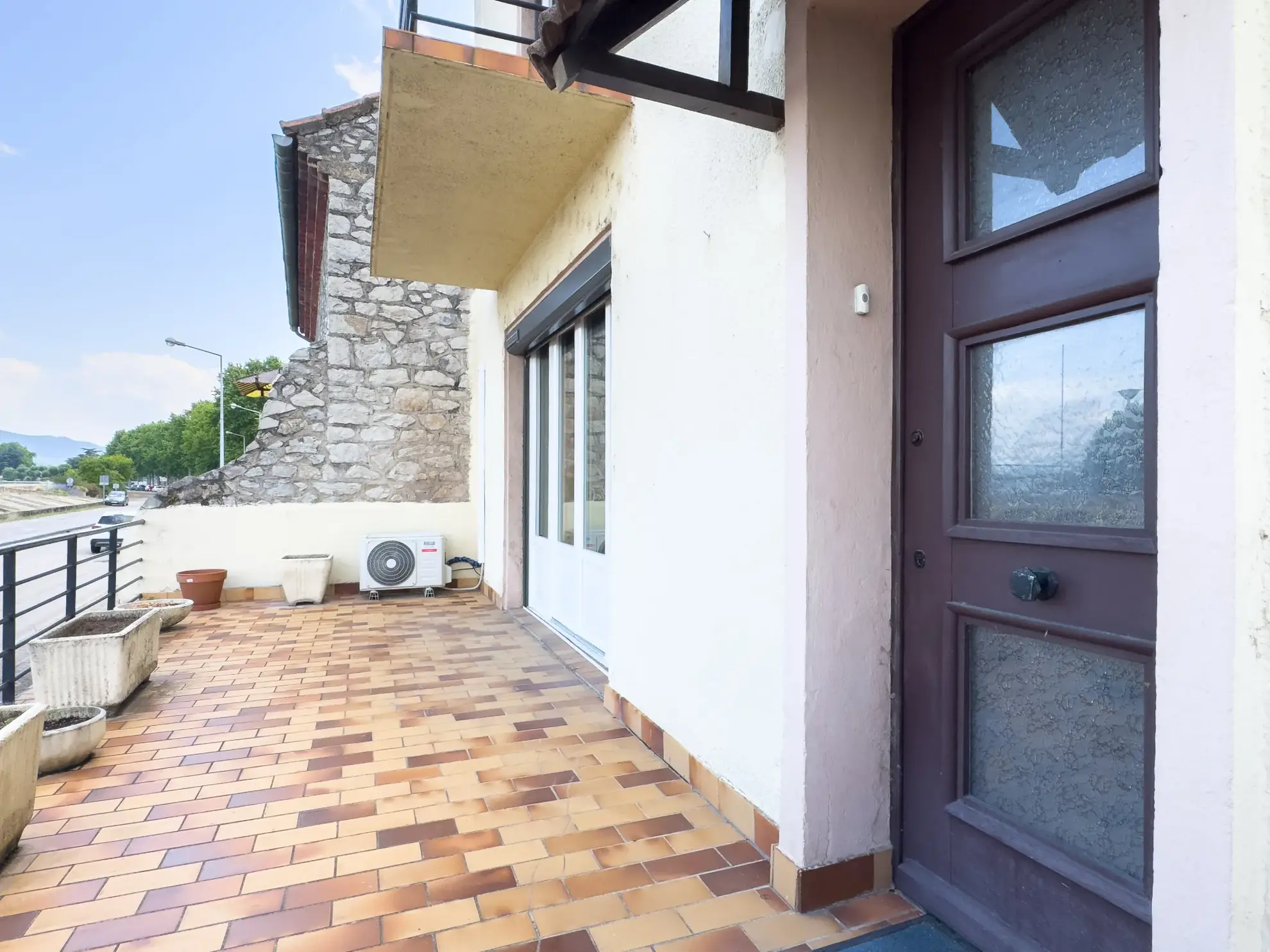 Maison de village à vendre avec 3 chambres, dépendances et jardin au Pouzin 