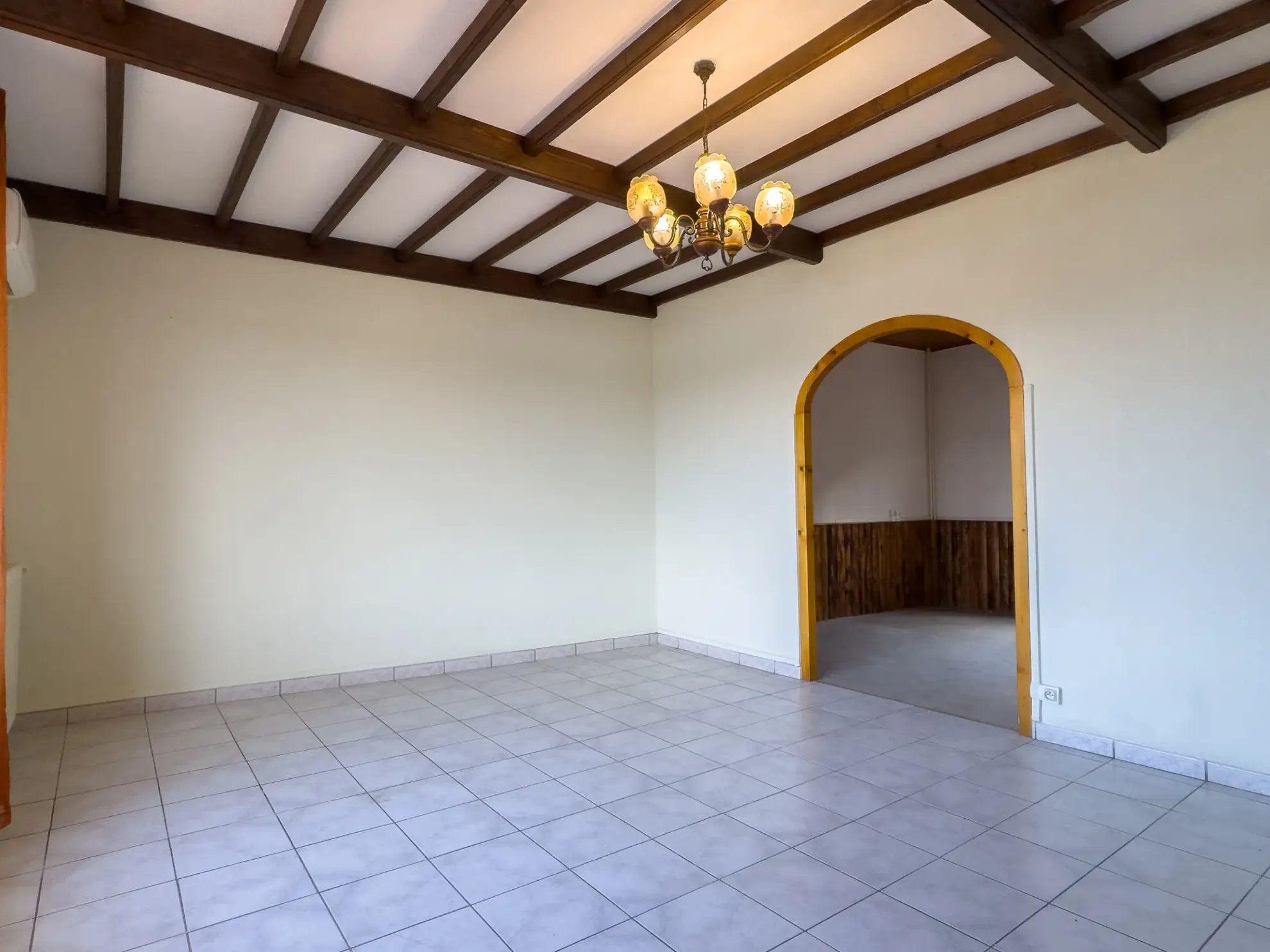 Maison de village à vendre avec 3 chambres, dépendances et jardin au Pouzin 