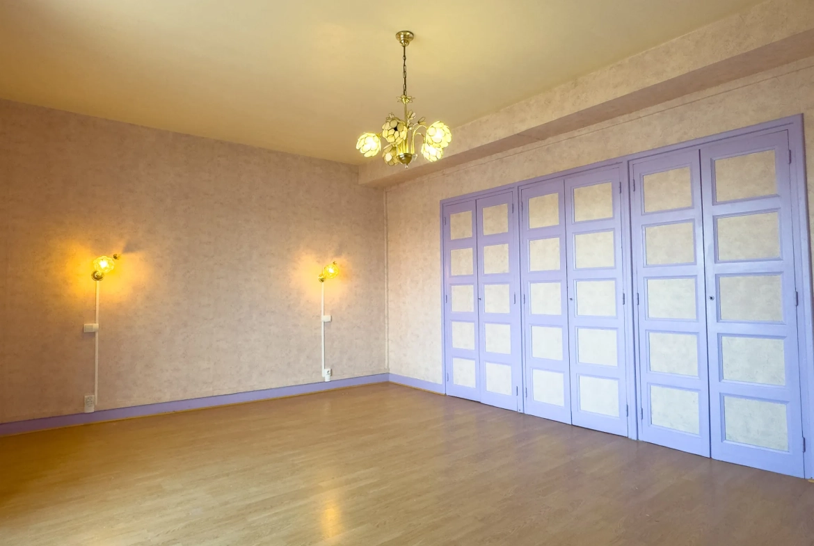 Maison de village à vendre avec 3 chambres, dépendances et jardin au Pouzin 