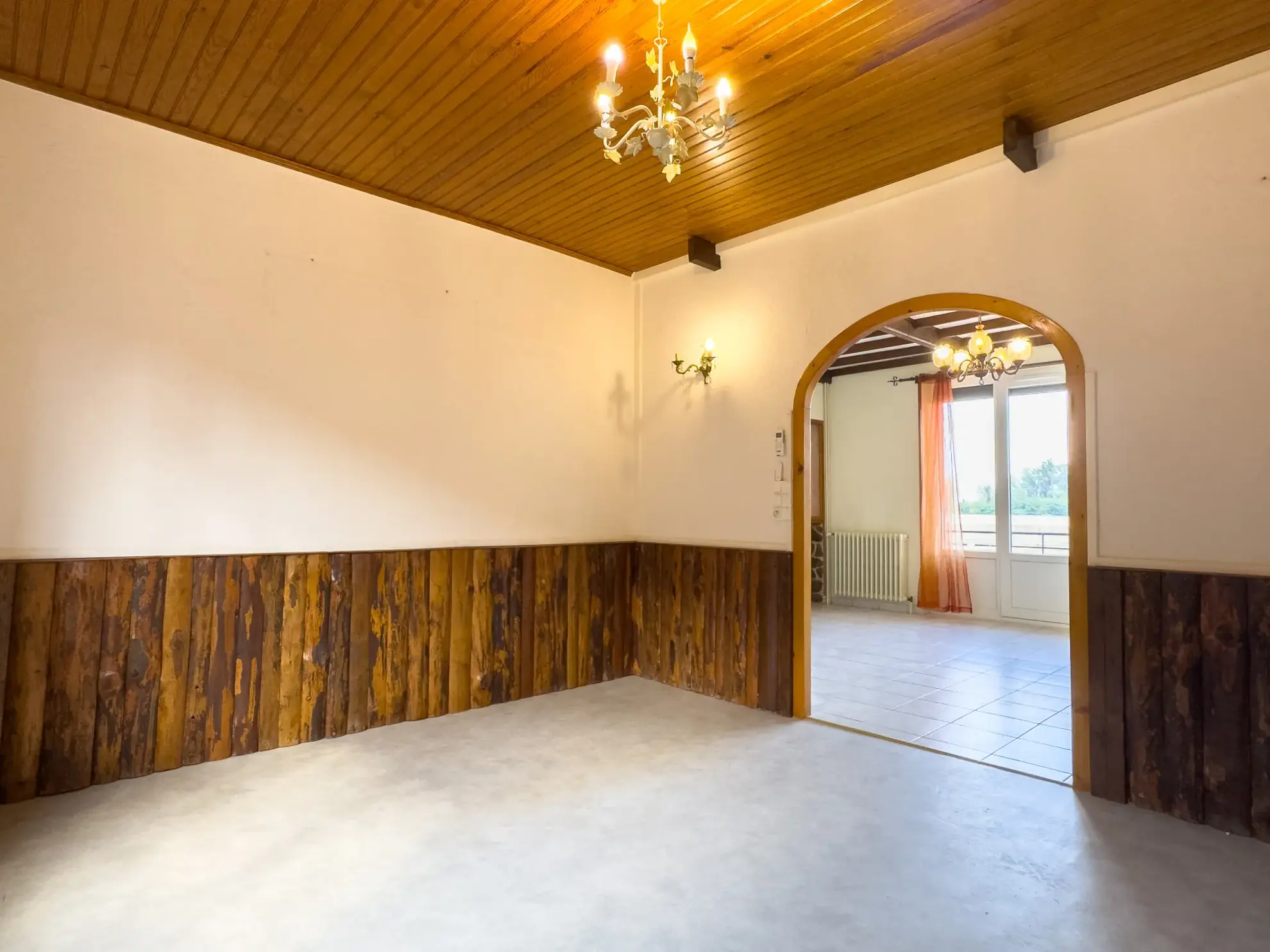 Maison de village à vendre avec 3 chambres, dépendances et jardin au Pouzin 
