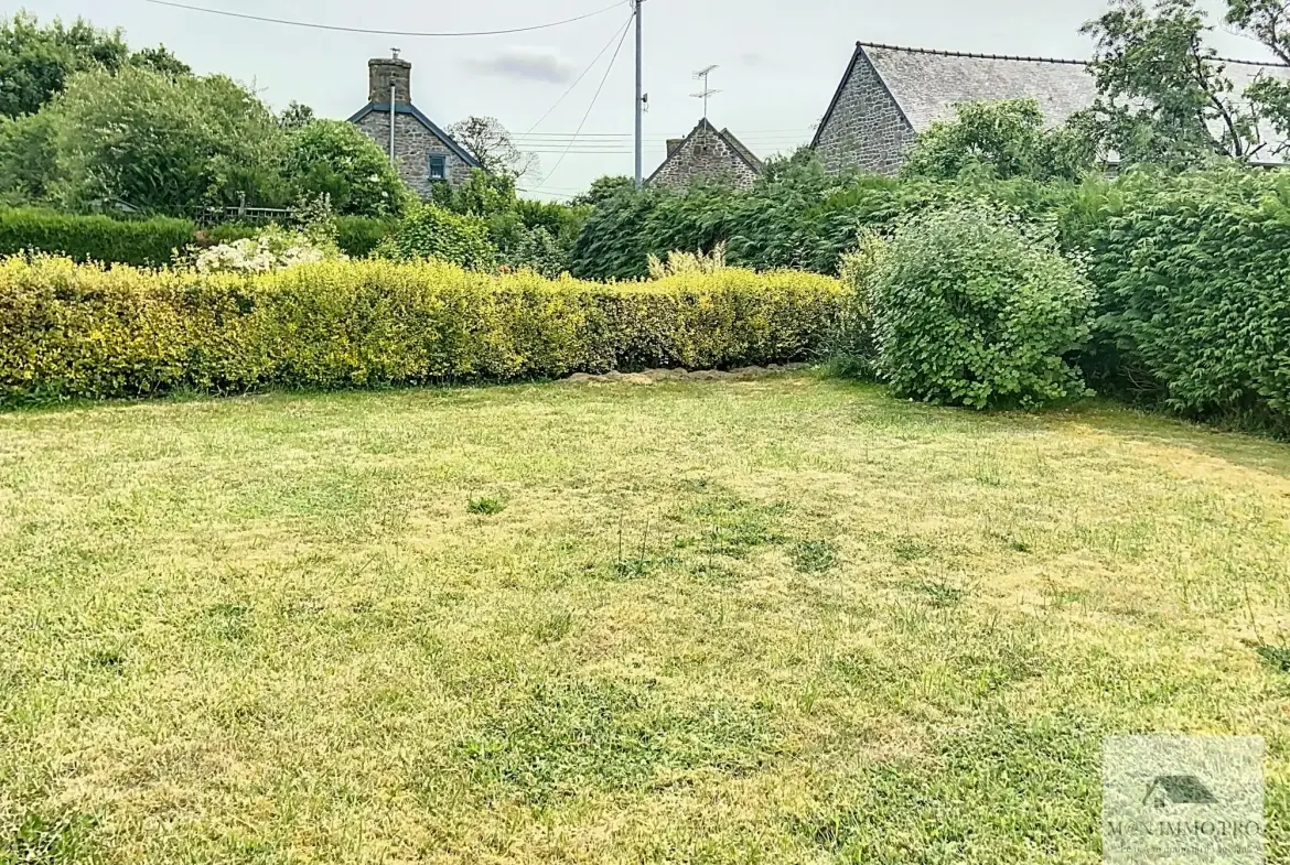 Longère en pierre à vendre à Les Portes du Coglais, projet de rénovation 