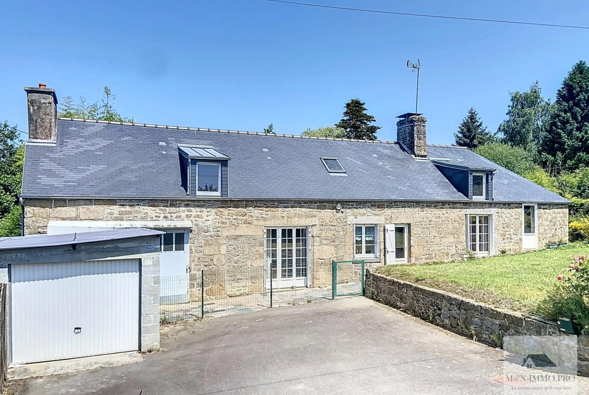 Longère en pierre à vendre à Les Portes du Coglais, projet de rénovation 