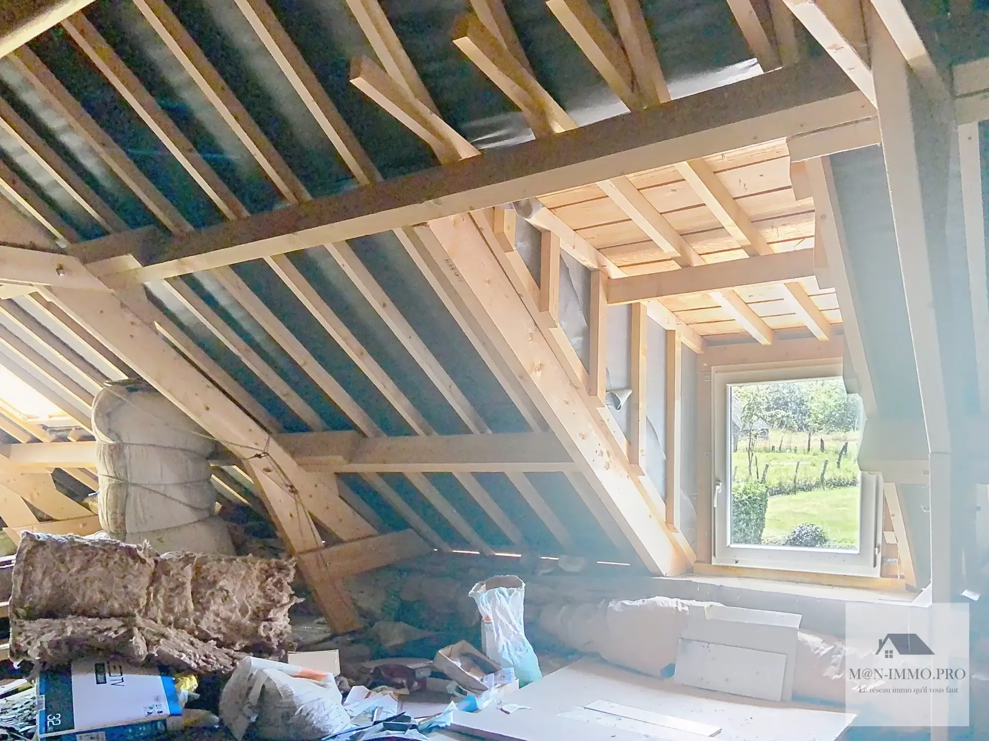 Longère en pierre à vendre à Les Portes du Coglais, projet de rénovation 