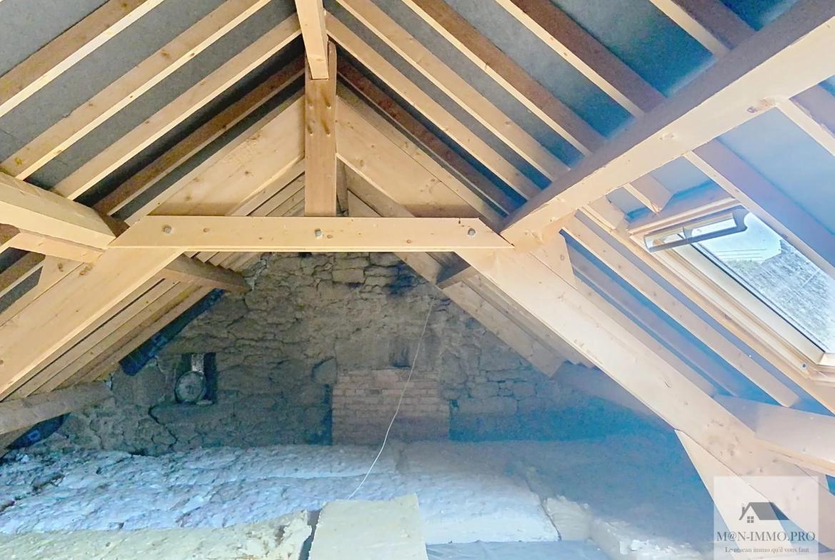 Longère en pierre à vendre à Les Portes du Coglais, projet de rénovation 