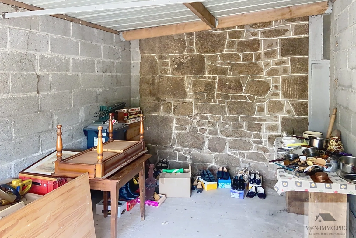 Longère en pierre à vendre à Les Portes du Coglais, projet de rénovation 