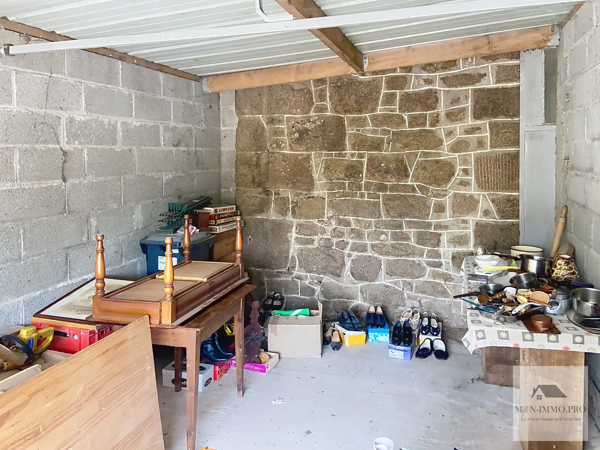 Longère en pierre à vendre à Les Portes du Coglais, projet de rénovation 