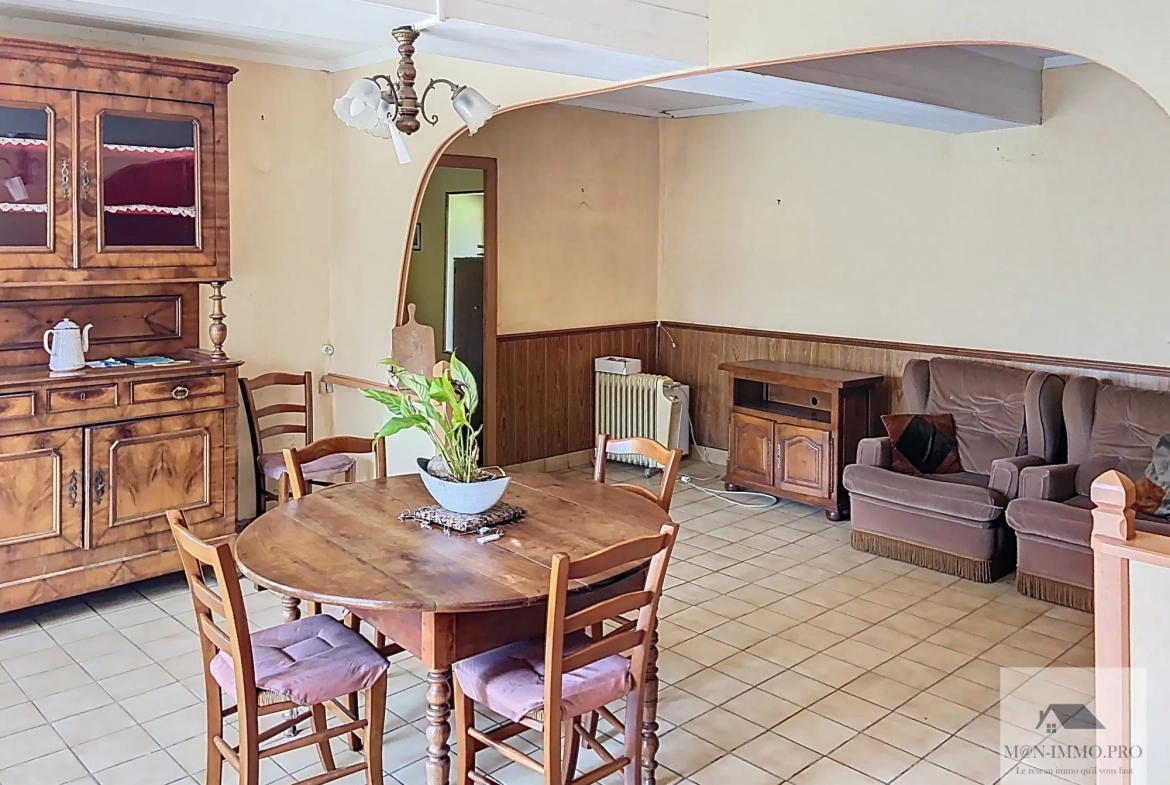 Longère en pierre à vendre à Les Portes du Coglais, projet de rénovation 