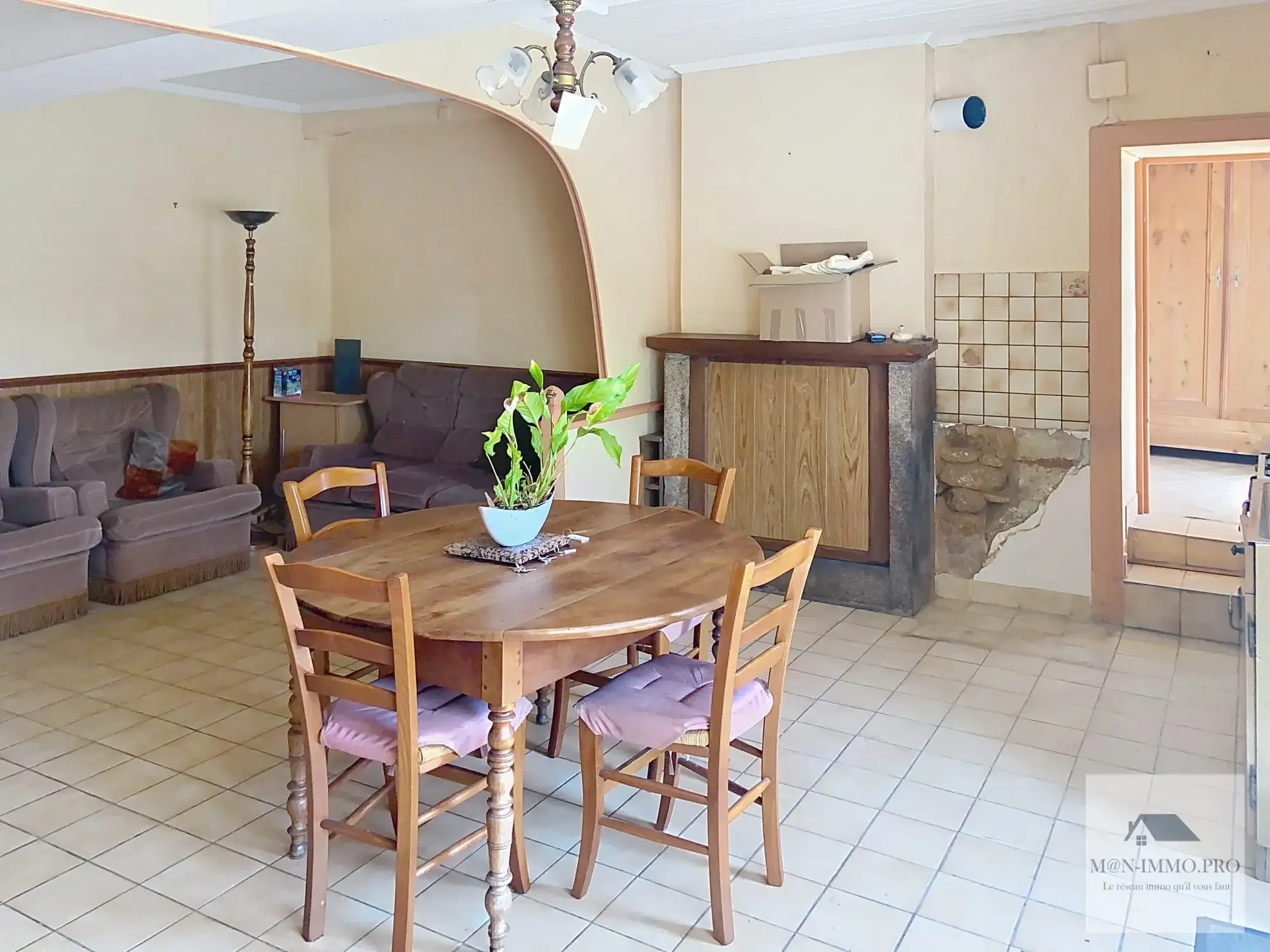 Longère en pierre à vendre à Les Portes du Coglais, projet de rénovation 