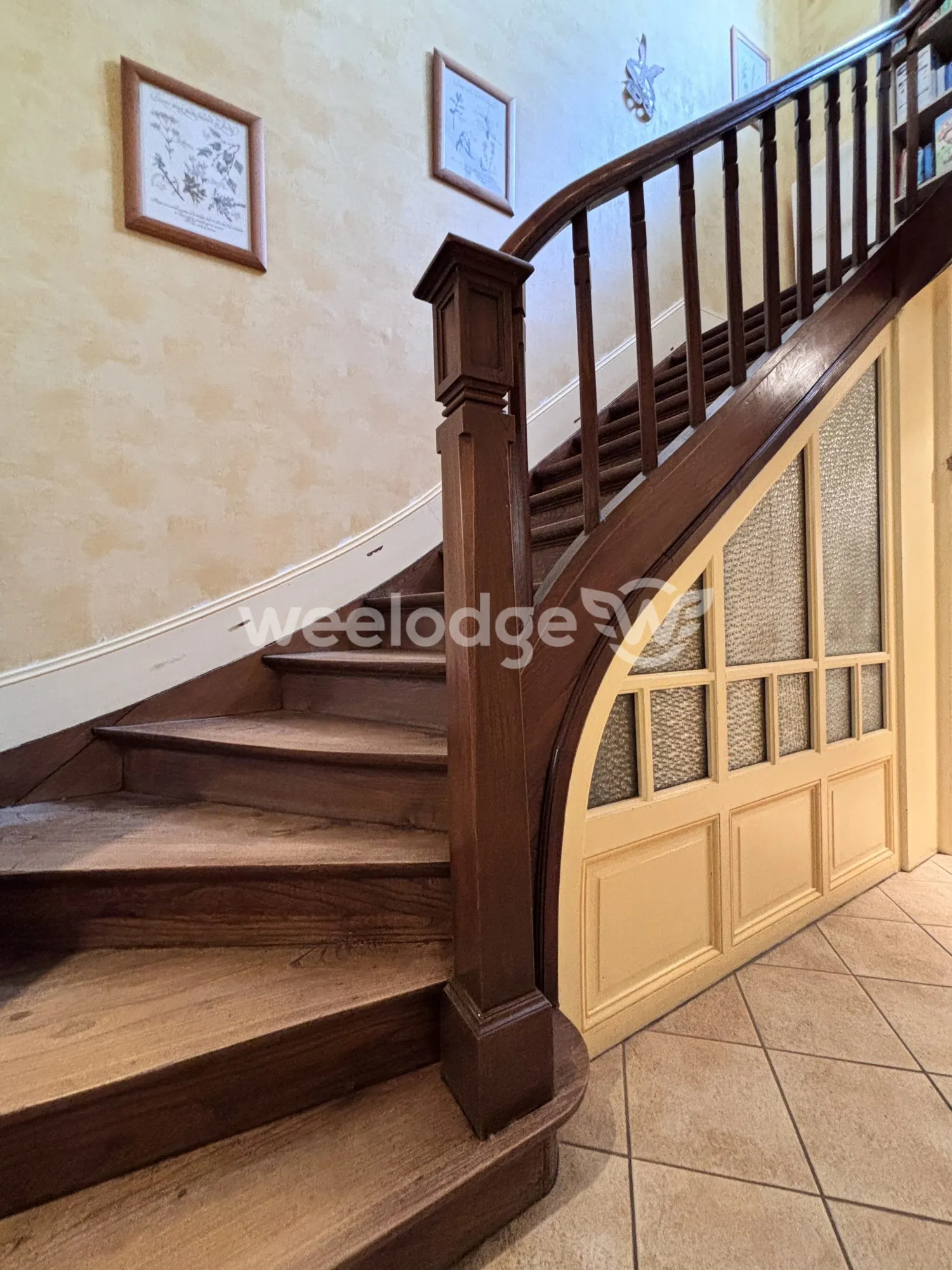 Maison de caractère avec local commercial et jardin à Feignies 