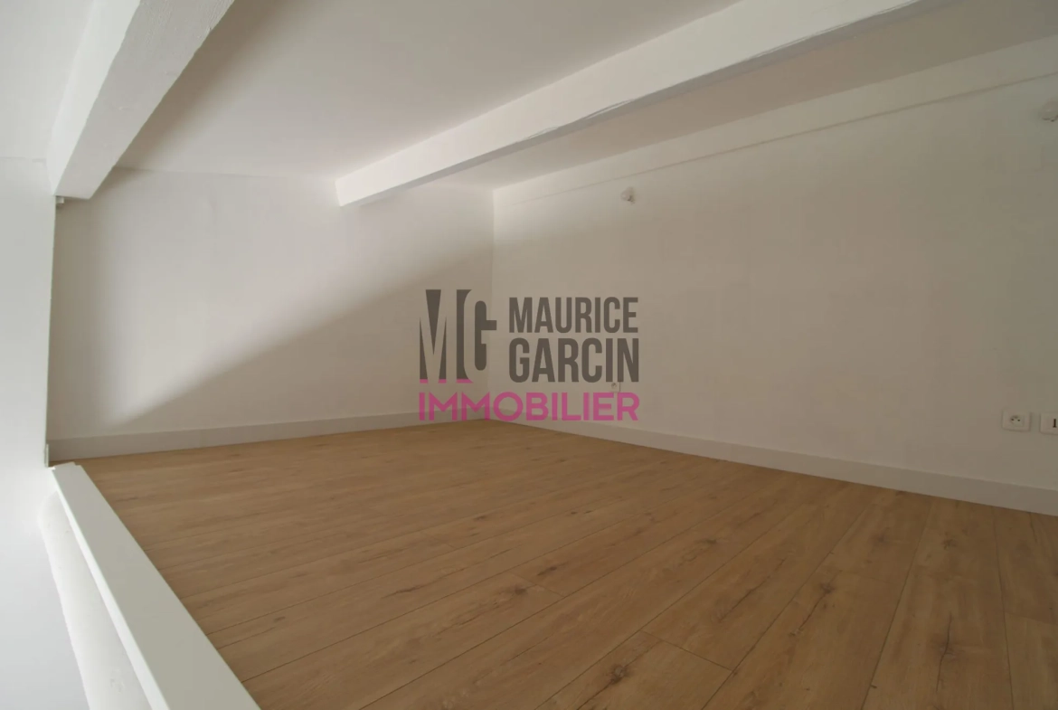 Appartement rénové à vendre avec vue exceptionnelle à L'Isle-sur-la-Sorgue 