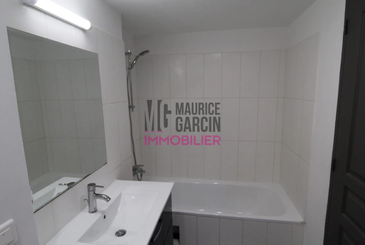 Appartement rénové à vendre avec vue exceptionnelle à L'Isle-sur-la-Sorgue 