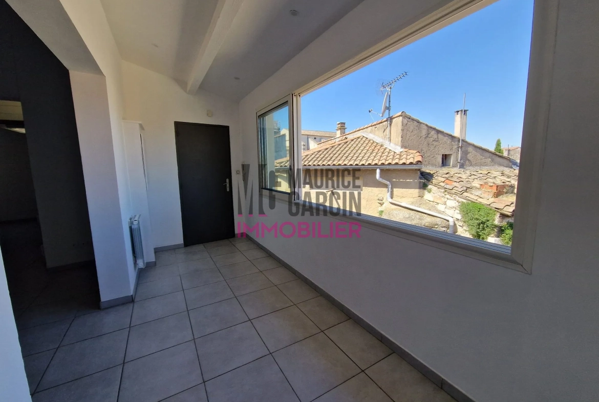 Appartement rénové à vendre avec vue exceptionnelle à L'Isle-sur-la-Sorgue 