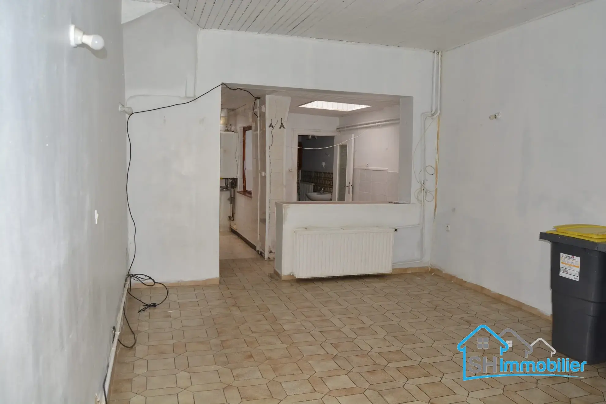 Maison à vendre à Roubaix avec potentiel de rénovation, proche du centre 