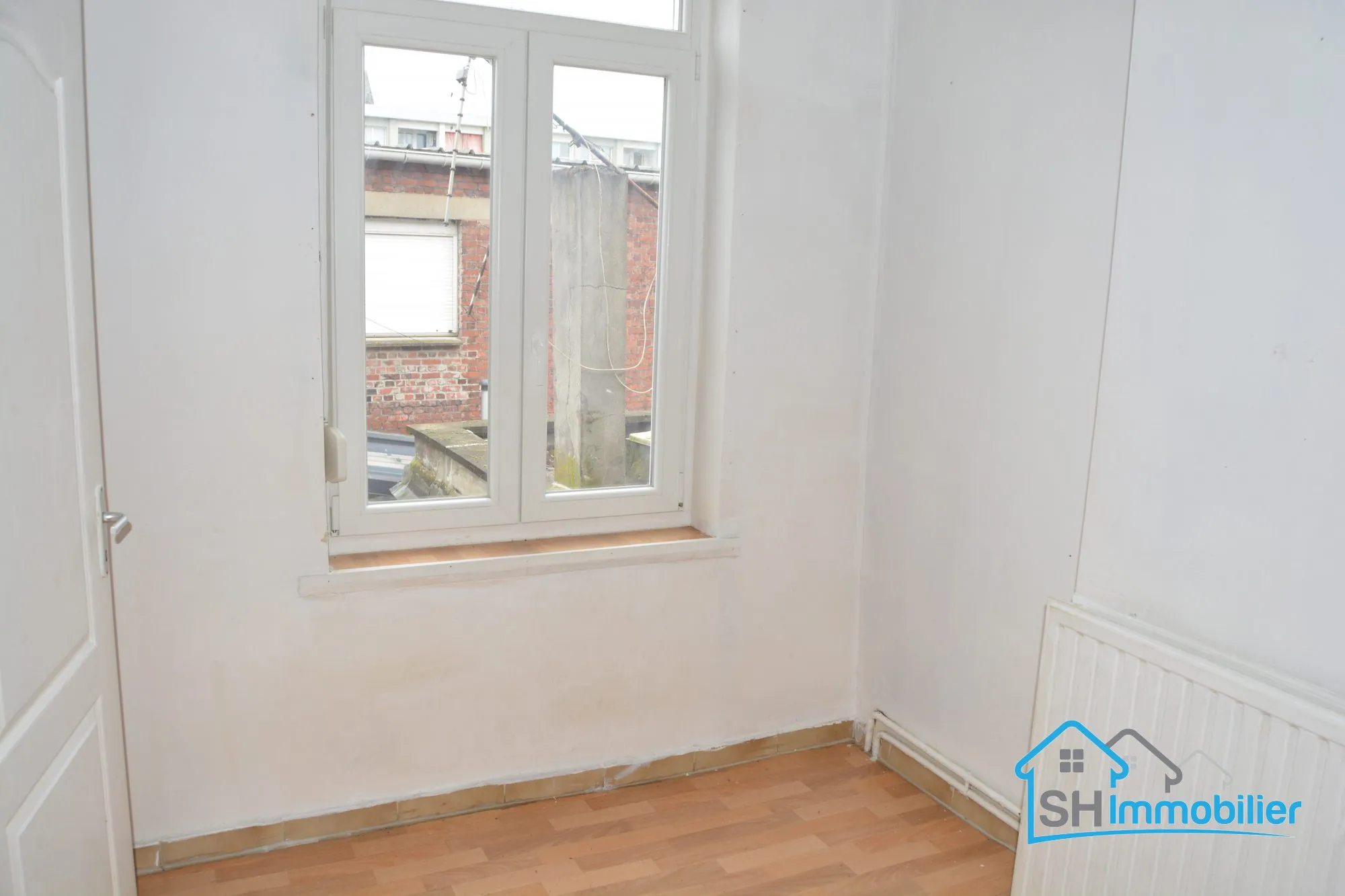 Maison à vendre à Roubaix avec potentiel de rénovation, proche du centre 
