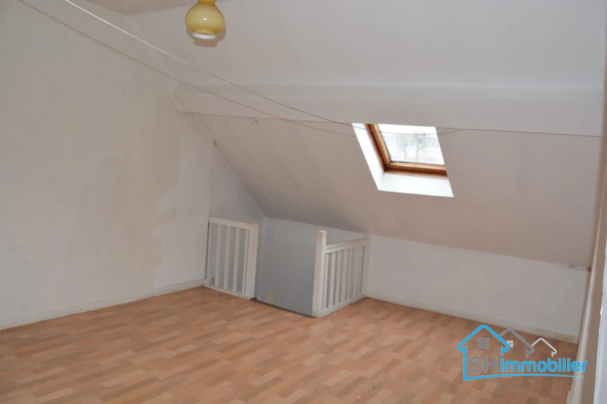 Maison à vendre à Roubaix avec potentiel de rénovation, proche du centre 