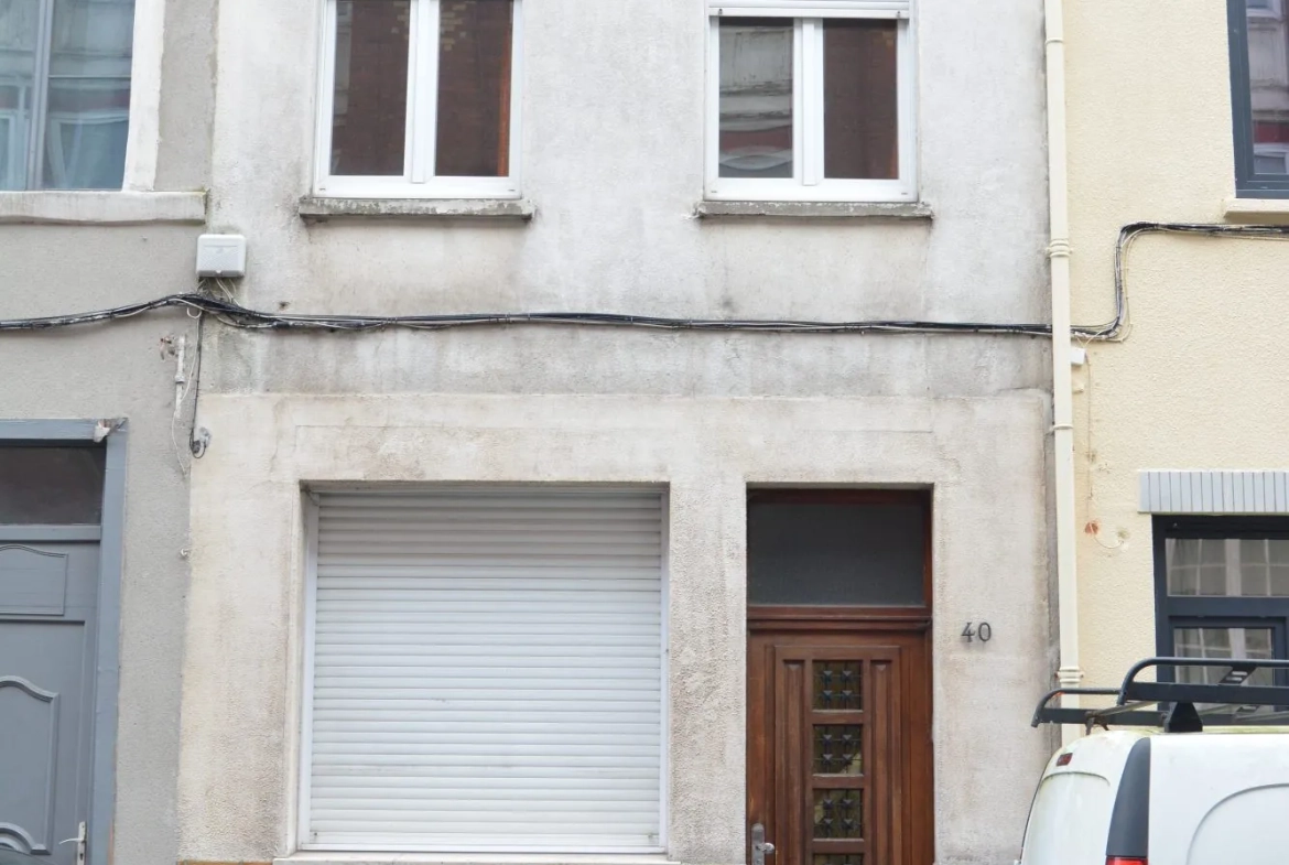 Maison à vendre à Roubaix avec potentiel de rénovation, proche du centre 