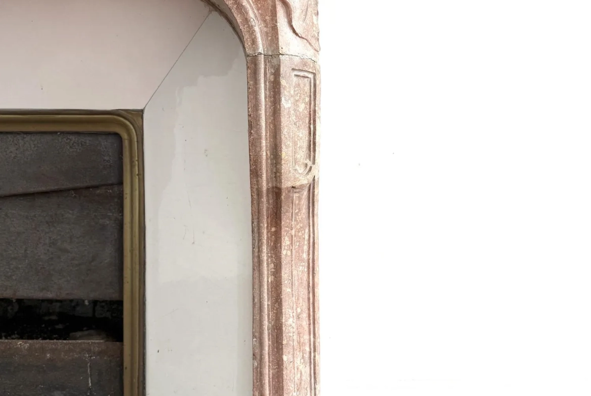 Détail cheminee Appartement 4 pièces avec jardin privé à Demigny, proximité Beaune 