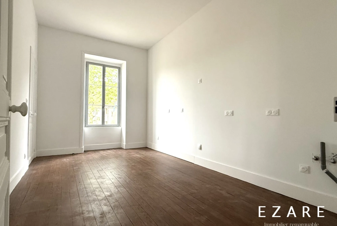 Cuisine dînatoire              (décloisonnable sur séjour) Appartement 4 pièces avec jardin privé à Demigny, proximité Beaune 