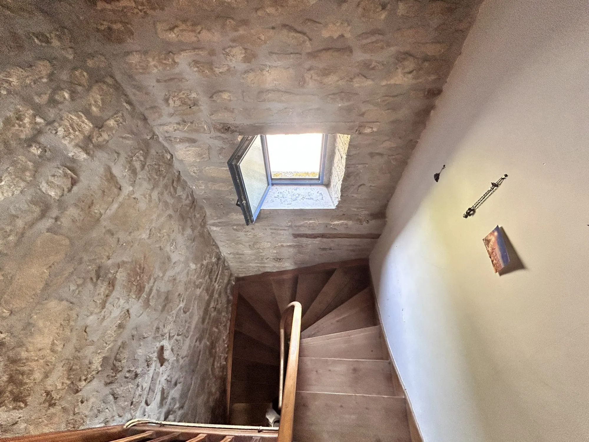 Charmante maison en pierre à Saint-Gilles-du-Méné (LE MENE) avec terrain boisé 