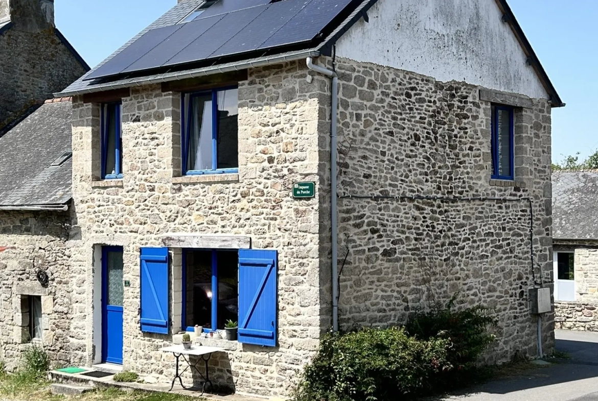 Charmante maison en pierre à Saint-Gilles-du-Méné (LE MENE) avec terrain boisé 