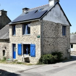 Charmante maison en pierre à Saint-Gilles-du-Méné (LE MENE) avec terrain boisé