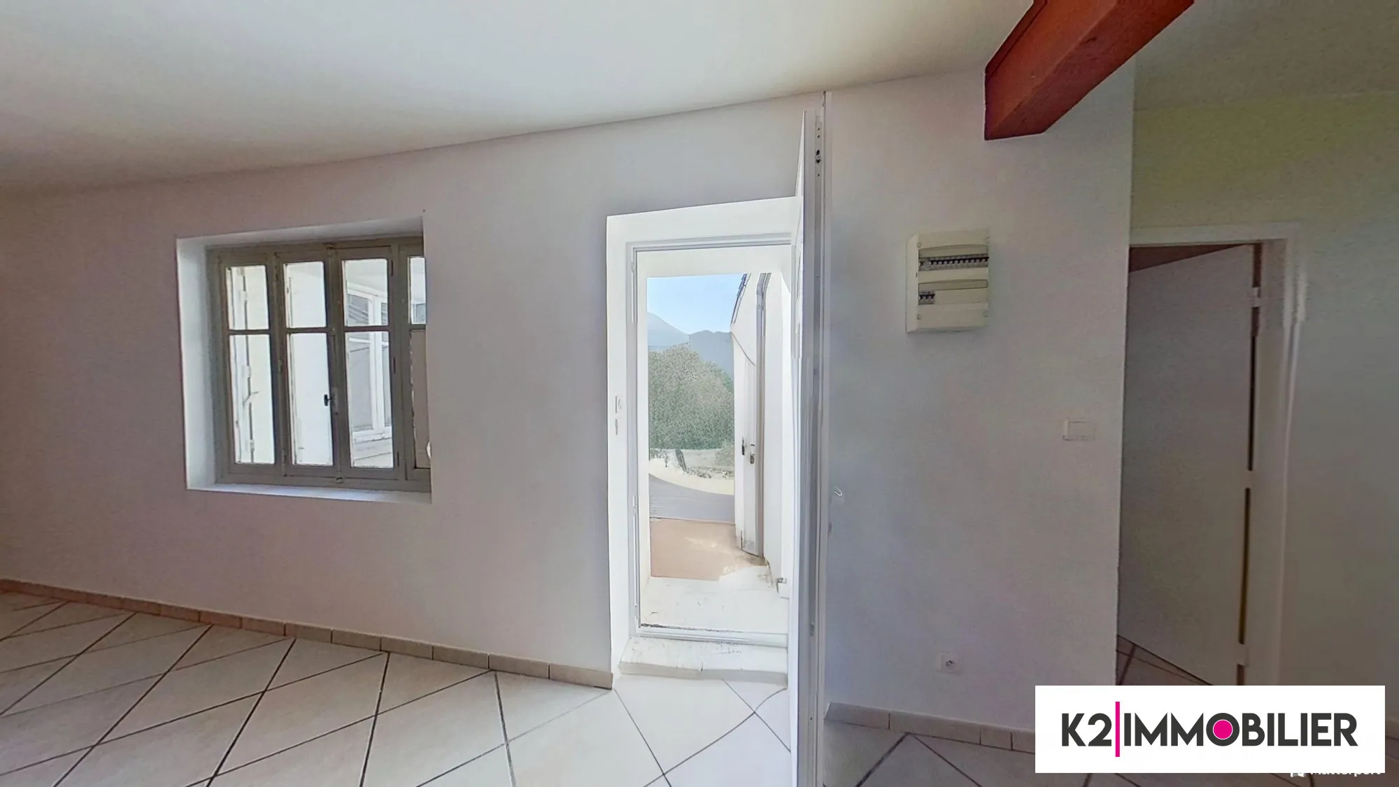 Maison mitoyenne de 97 m² avec terrasse, garage et jardin à Alissas 