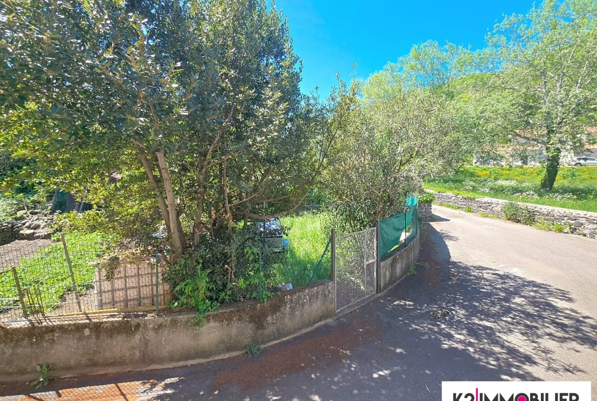 Maison mitoyenne de 97 m² avec terrasse, garage et jardin à Alissas 