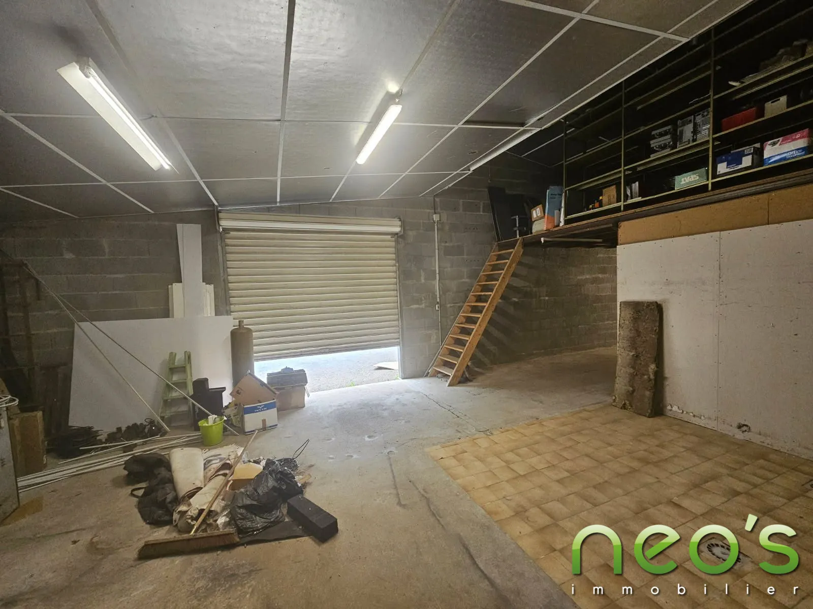 Local professionnel à vendre à Saint-Christophe-du-Bois de 314m² 