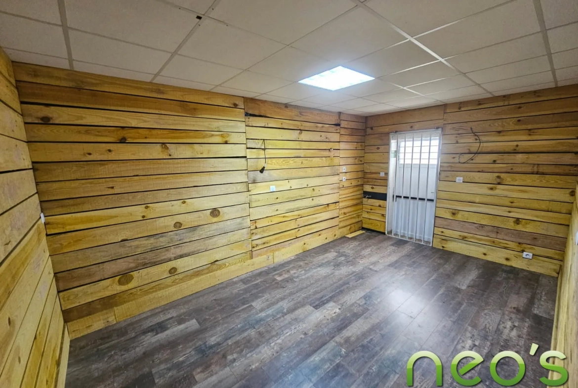 Local professionnel à vendre à Saint-Christophe-du-Bois de 314m² 