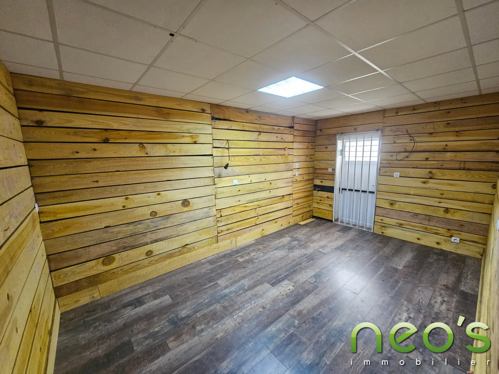 Local professionnel à vendre à Saint-Christophe-du-Bois de 314m² 