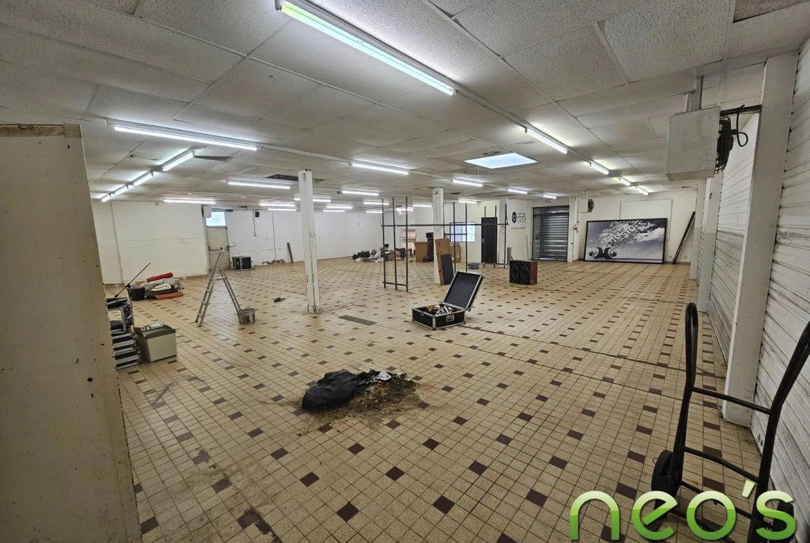 Local professionnel à vendre à Saint-Christophe-du-Bois de 314m² 