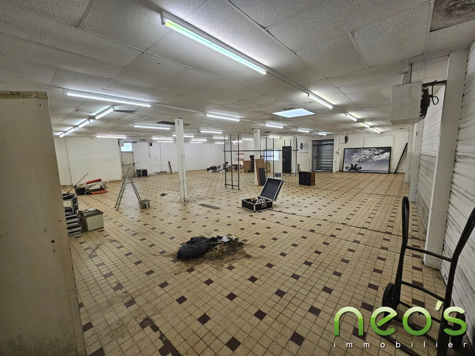 Local professionnel à vendre à Saint-Christophe-du-Bois de 314m² 
