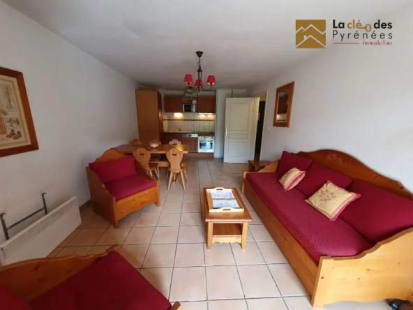 À vendre appartement T3 à Vielle-Aure avec terrasse et garage, idéal pour investissement