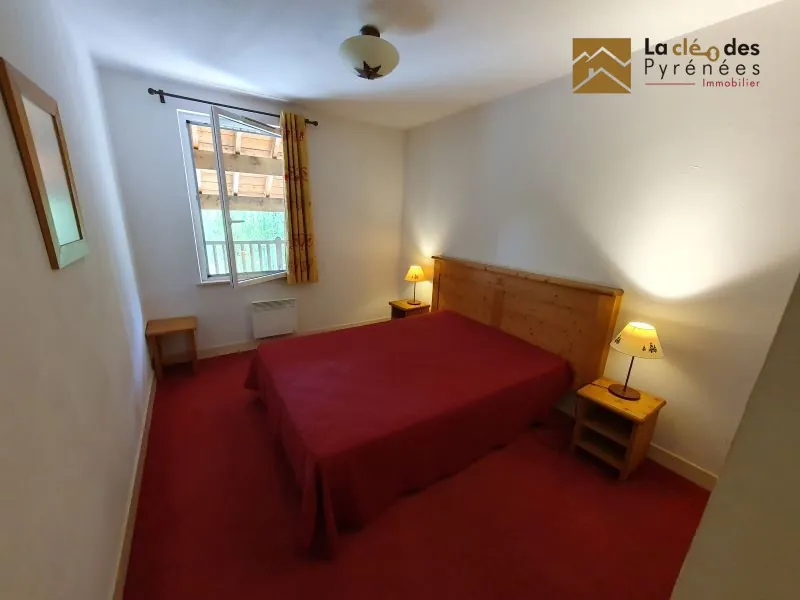 À vendre appartement T3 à Vielle-Aure avec terrasse et garage, idéal pour investissement 