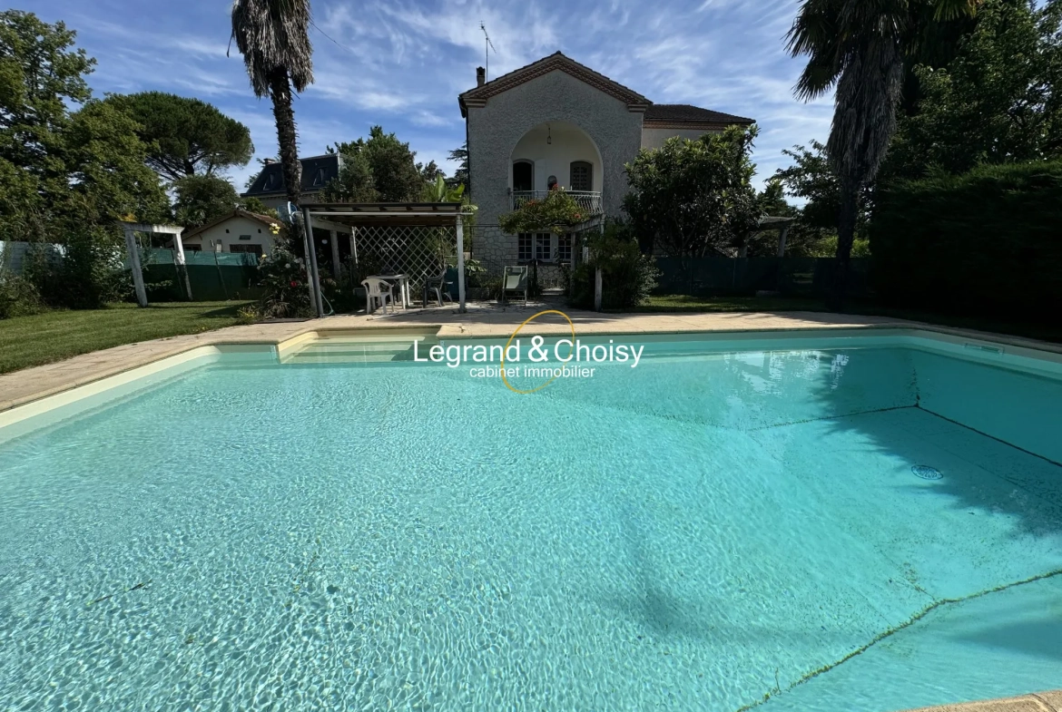 Maison avec piscine et jardin à Villeneuve-sur-Lot - 220 m² 