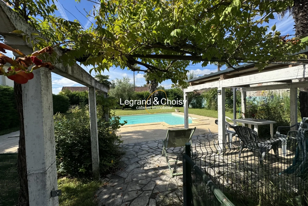 Maison avec piscine et jardin à Villeneuve-sur-Lot - 220 m² 