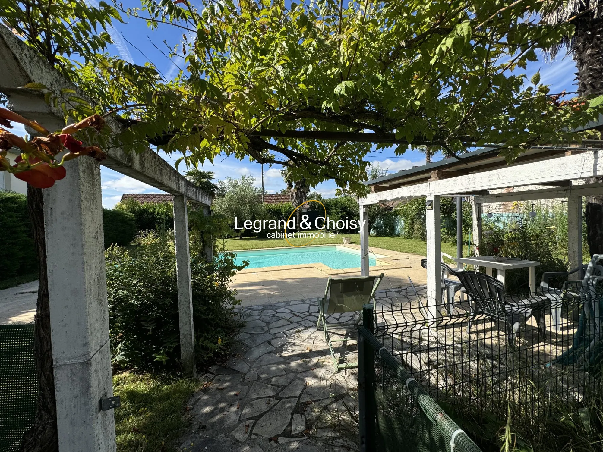 Maison avec piscine et jardin à Villeneuve-sur-Lot - 220 m² 