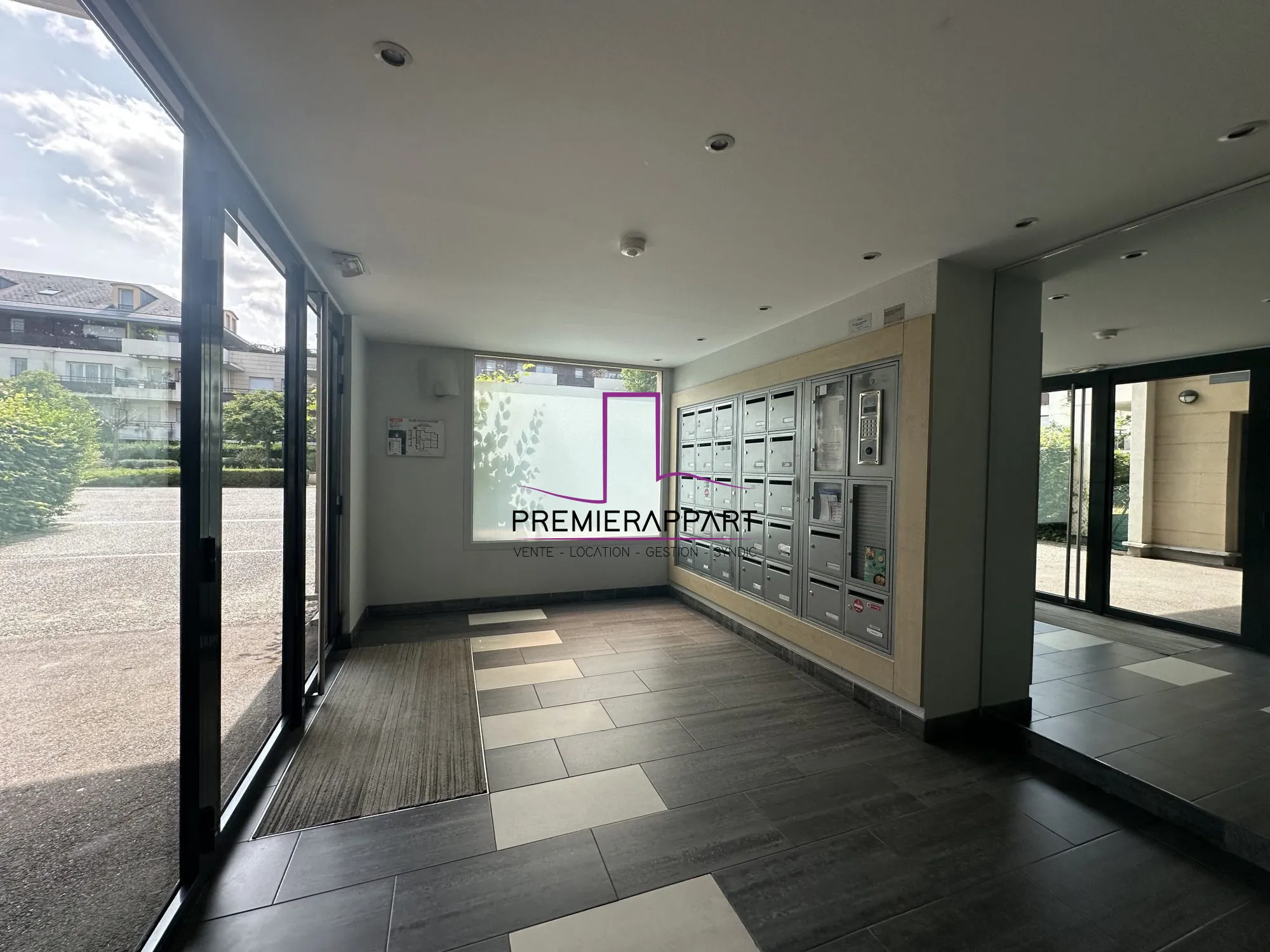 Appartement 2 pièces avec terrasse et parking à Carrières-sous-Poissy 