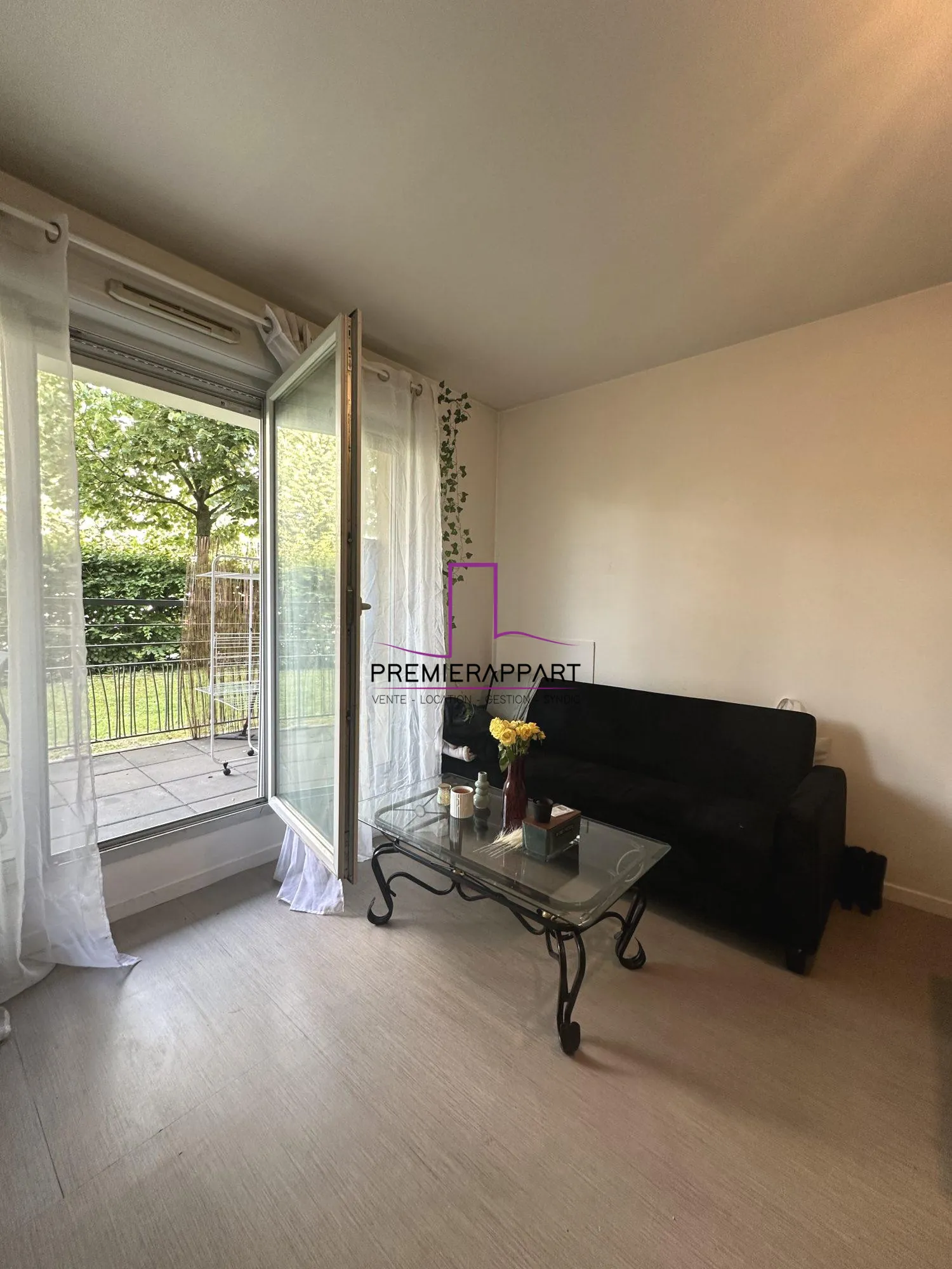 Appartement 2 pièces avec terrasse et parking à Carrières-sous-Poissy 