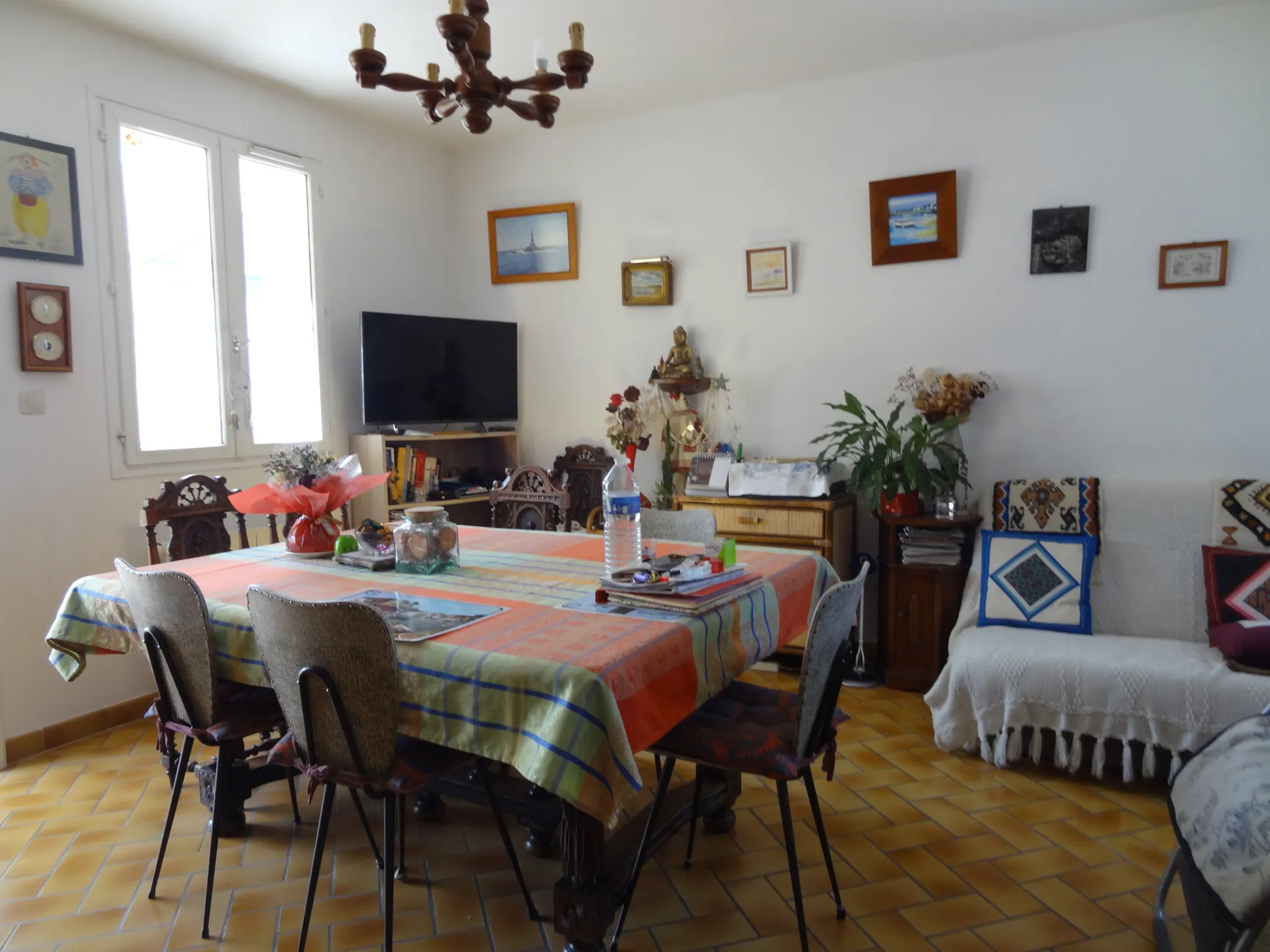 Maison 91 m² à Rostrenen avec deux logements indépendants, jardin et garages 